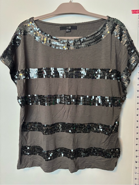 Forever 21 Tops - Forever 21 Women's Charcoal Sequin Stripe Trim Dolman Top size Medium